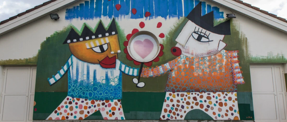 photo dessin sur façade salle des fêtes